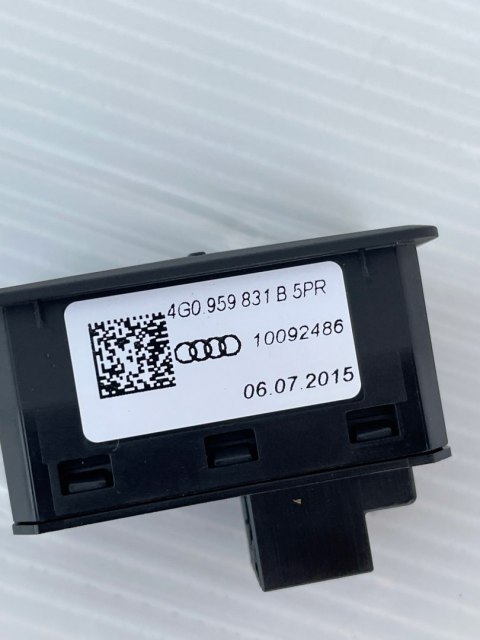 Audi A6 C7 A7 A8 przycisk otwierania klapy oryginał 4G0959831B