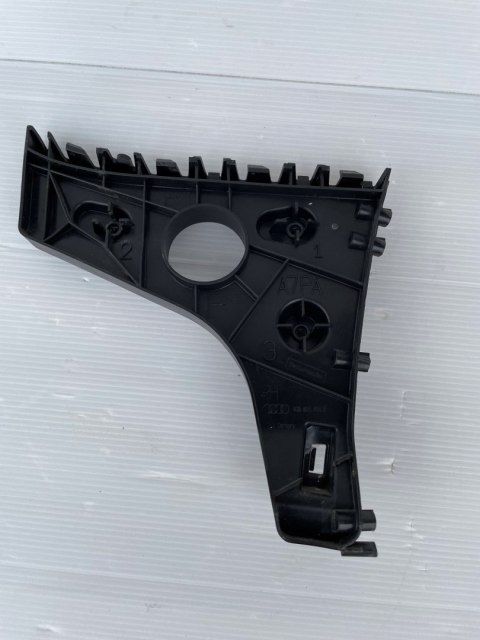 Audi A7 C7 ślizg mocowanie zderzaka PRAWY TYŁ 4G8807454B