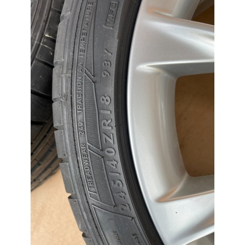 Oryginalne felgi Audi A5 8T 18" + opony Dunlop Sport Maxx GT – komplet OEM Oryginalne felgi Audi A5 8T 18" + opony Dunlop Sport Maxx GT – komplet OEM