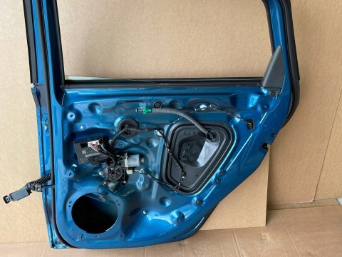 AUDI A3 8Y SEDAN Oryginalne DRZWI LEWY TYŁ LZ5Z Atoll Blue