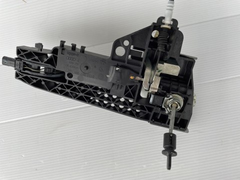 AUDI A5 8T LIFT KEY LESS KLAMKA LEWY PRZÓD LY9C 8T1837885