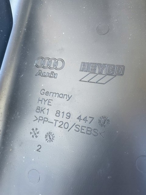 AUDI A5 8T Lift Oryginalne PODSZYBIE OSŁONA 8K1819447