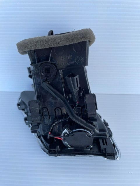 Audi A5 8T Kratka Nawiewu Lewa Przód 8T1820901L ORYGINAŁ