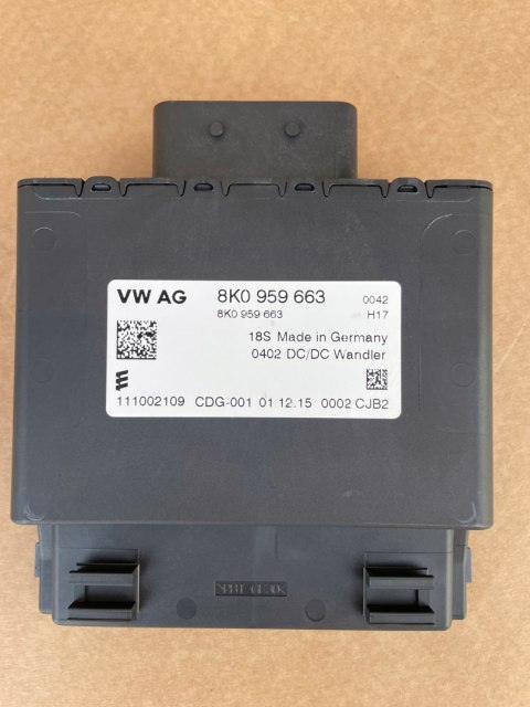 Audi A5 8T Lift / A4 B8 Oryginalny Regulator Napięcia 8K0959663