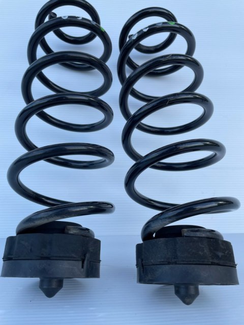 Audi A5 8T sprężyny tył komplet z gumami oryginał