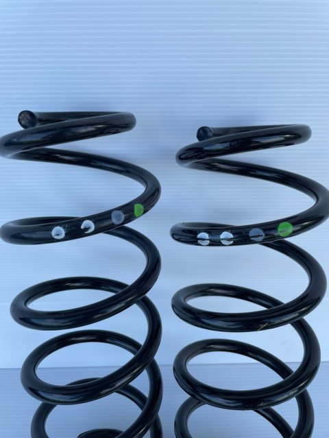 Audi A5 8T sprężyny tył komplet z gumami oryginał