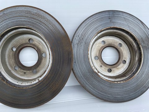 Audi A5 8T tarcze hamulcowe przód klocki 8K0615301 oryginał