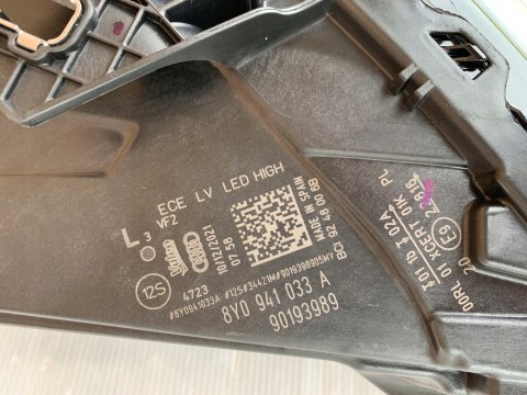 AUDI A3 8Y LAMPA LEWY PRZÓD LED KOMPLETNA 8Y0 033A