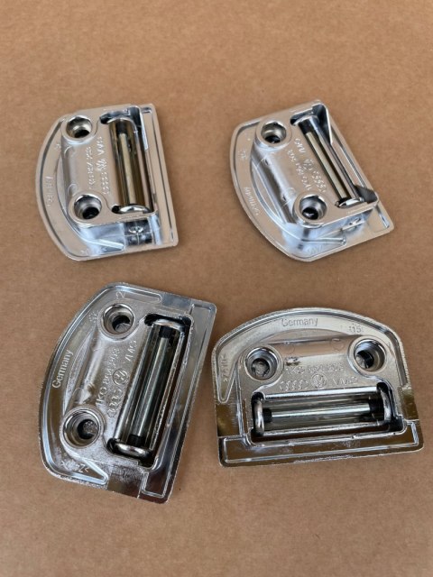 AUDI A5 8T A4 A6 Oryginalny UCHWYT MOCOWANIE BAGAŻU