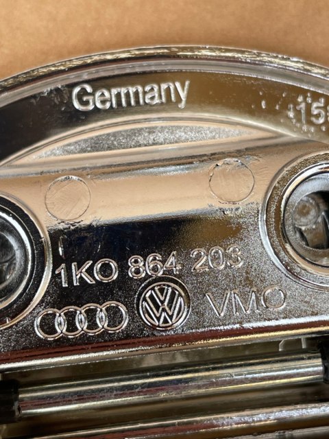 AUDI A5 8T A4 A6 Oryginalny UCHWYT MOCOWANIE BAGAŻU