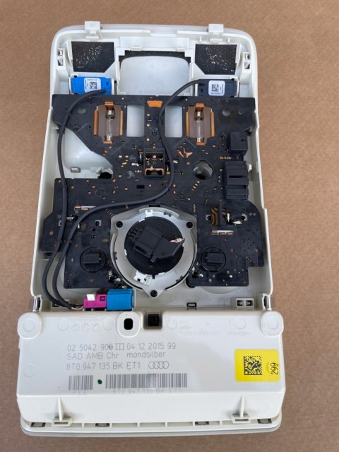 AUDI A5 8T LIFT A4 B8 LAMPKA OŚWIETLENIE KABINY PRZÓD