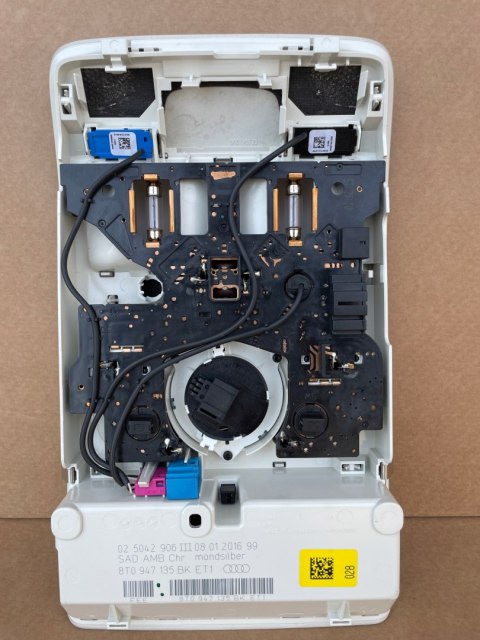 AUDI A5 8T LIFT A4 B8 LAMPKA OŚWIETLENIE KABINY PRZÓD