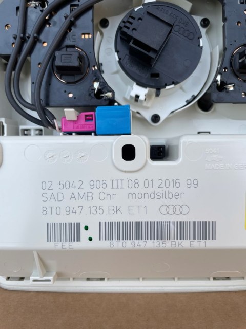 AUDI A5 8T LIFT A4 B8 LAMPKA OŚWIETLENIE KABINY PRZÓD