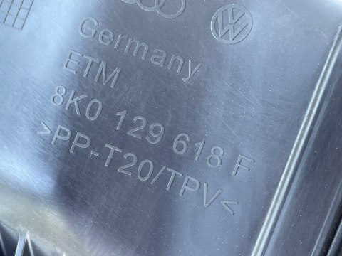 AUDI A5 8T LIFT KIEROWNICA DOLOT POWIETRZA 8K0129618F