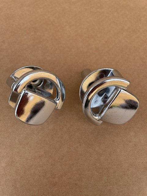 AUDI A5 8T Oryginalny UCHWYT MOCOWANIE BAGAŻU