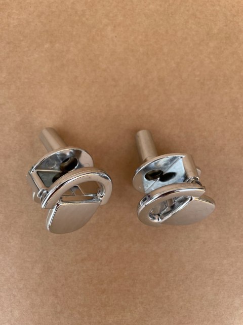 AUDI A5 8T Oryginalny UCHWYT MOCOWANIE BAGAŻU