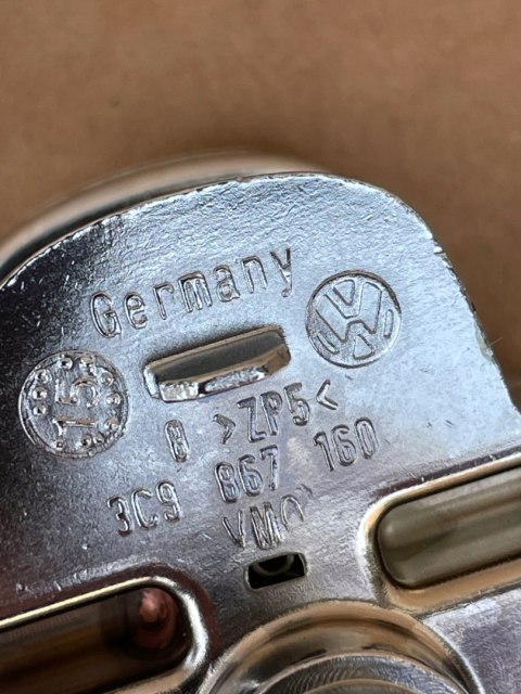 AUDI A5 8T Oryginalny UCHWYT MOCOWANIE BAGAŻU