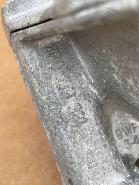 Audi A5 8T ORYGINALNA poduszka silnika prawa 8R0199381