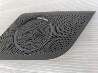 Audi A5 8T OSŁONA głośnika Bang Olufsen LEWA Z deski