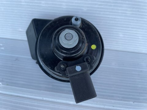 KLAKSON PRAWY Audi A4 B8 A5 8T 8T0951221 Oryginał Audi