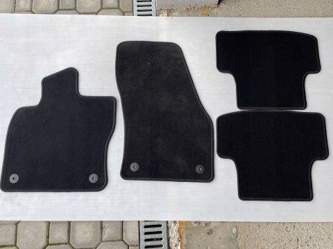 SKODA KAROQ 2019 DYWANIKI WELUR KOMPLET