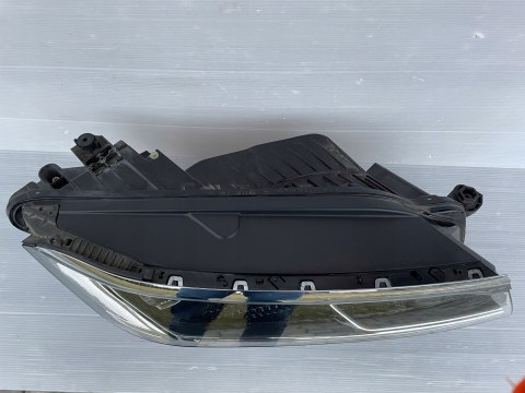 VW TOUAREG 3 III 760 LAMPA PRAWY PRZÓD 761941036