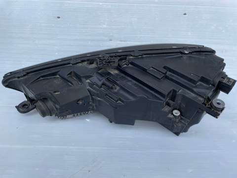 AUDI A4 B9 LIFT LAMPA PRAWY PRZÓD 8W0941034