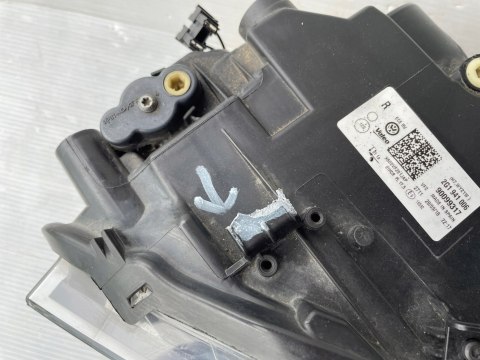 VW POLO VI LAMPA PRAWY PRZÓD 2G1941006