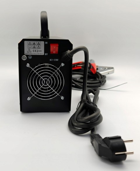 ADLER START-900 DIGITAL PROSTOWNIK Z FUNKCJĄ ROZRUCHU 12/24V